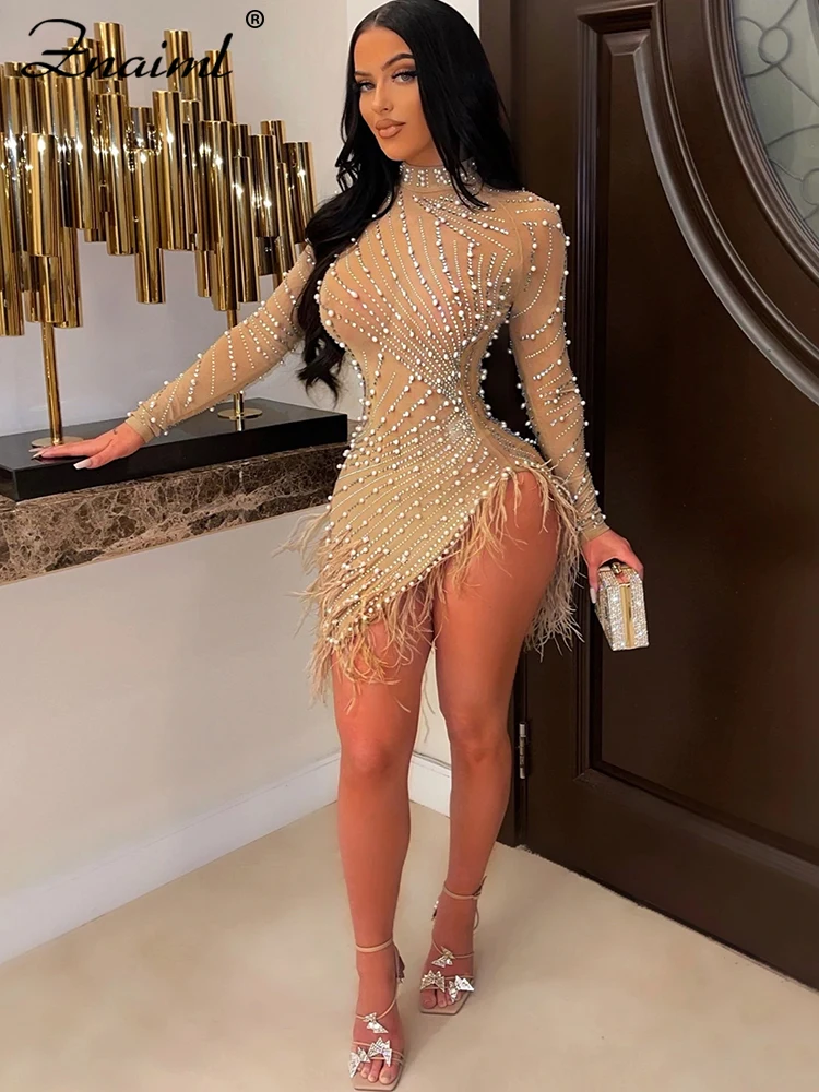 Vestido Curto Tubinho com Pérolas Maysa